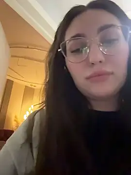 KiraBarlows live sex cam