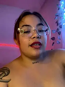 Lindalatina2001 live sex cam