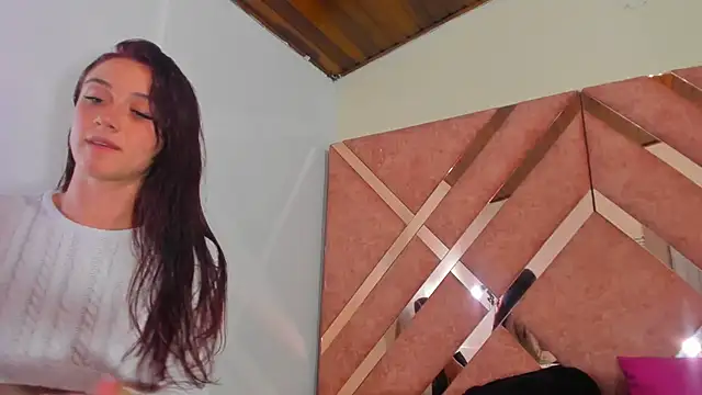 Amy_Kobold3's cam snapshot