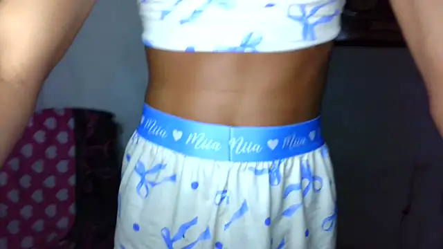 alexxa_Rooa live sex cam