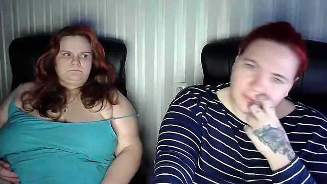 HollyXXEva live sex cam