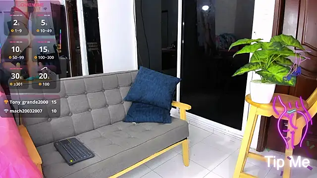 zou_quira live sex cam