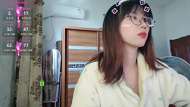 Lili_666 live sex cam