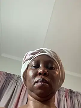 Bootyliciouse21X live sex cam