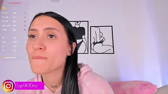 ellie_mcdonald's cam snapshot