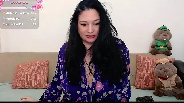 ElenaRose90 live sex cam