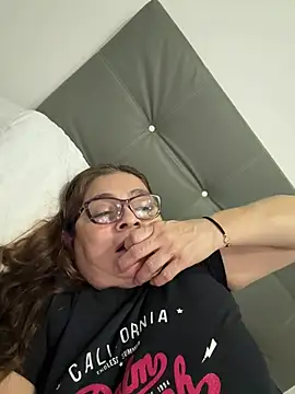 AntonellaVioleta live sex cam