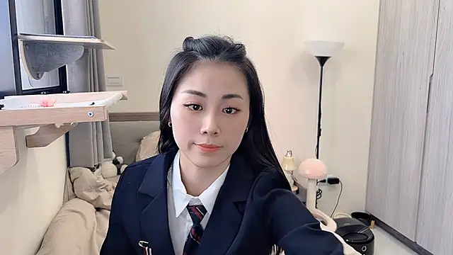 BabyOneDaily's cam snapshot