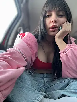 JulliaVegas live sex cam