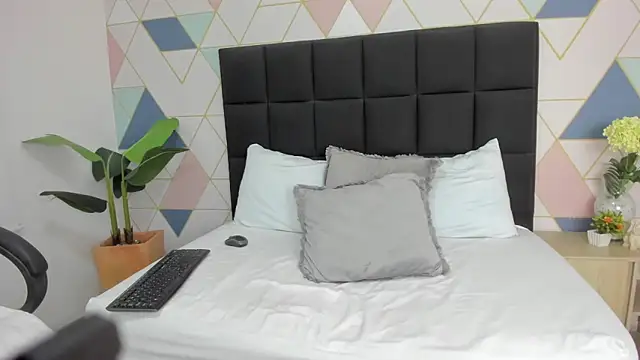 lila_lain's cam snapshot