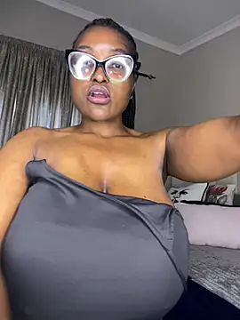 Bustygoddess32 live sex cam