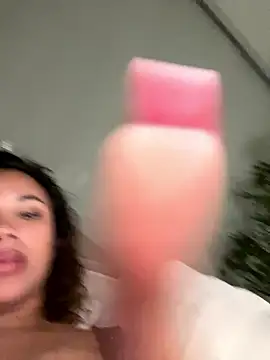 Brunettexio live sex cam