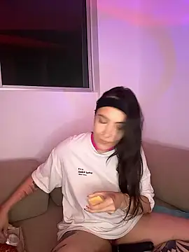 alesziarose_'s cam snapshot