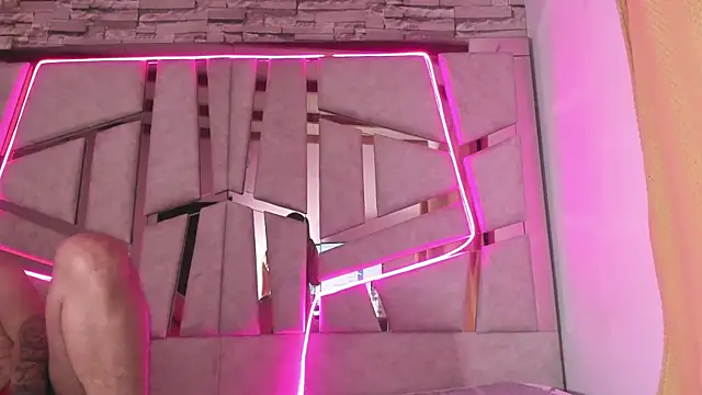 mia_and_austin's cam snapshot