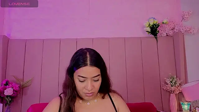 MollyBigBoobs12's cam snapshot