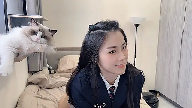 BabyOneDaily's cam snapshot