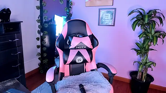 Kenia_tompson01's cam snapshot