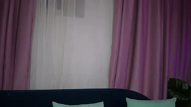 AdelineRosa's cam snapshot