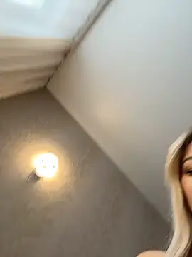 Rosy_Caren's cam snapshot