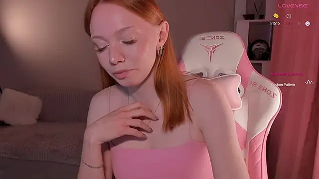 Elisahsthetics's cam snapshot