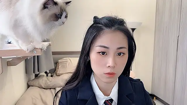 BabyOneDaily's cam snapshot