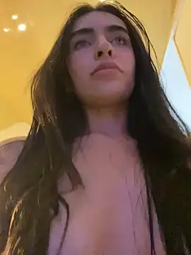 DaphneUwu live sex cam