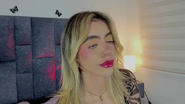 Violetta_Ficher's cam snapshot