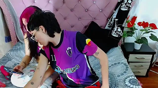 katalinathxandbritney1 live sex cam