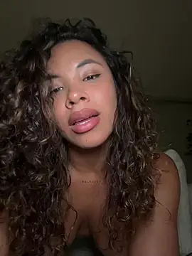 Brunettexio's cam snapshot