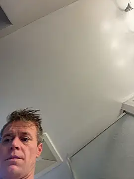 DILFiGuess1 live sex cam