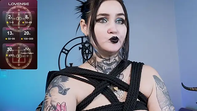 Emmybrightj_'s cam snapshot