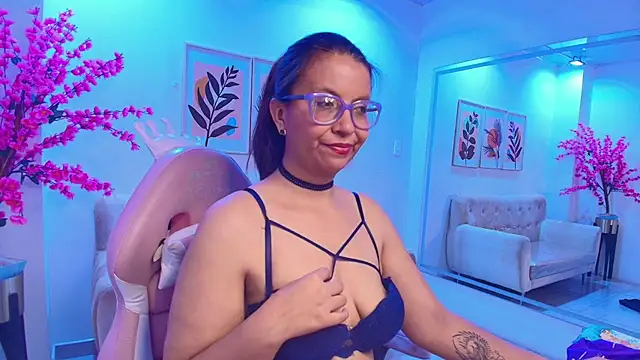 Amber__rouge's cam snapshot