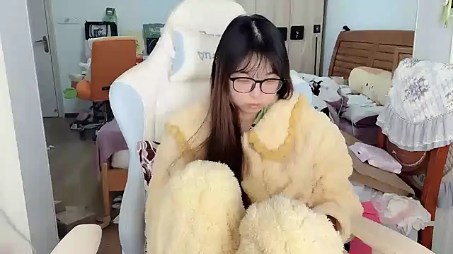 Akong11 live sex cam