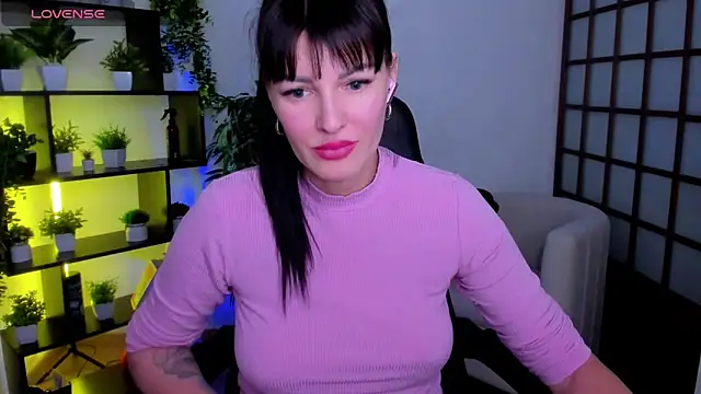 O1d_Lady's cam snapshot