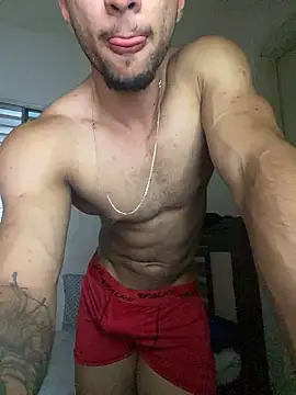 MoreninhoMagrinho live sex cam