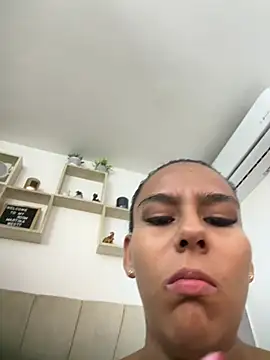 MartinaWestt live sex cam