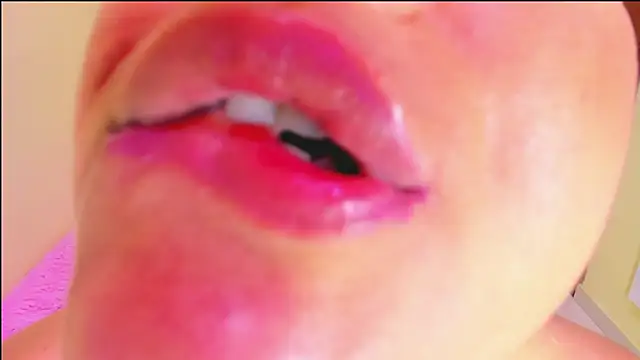 Julia_Haye's cam snapshot