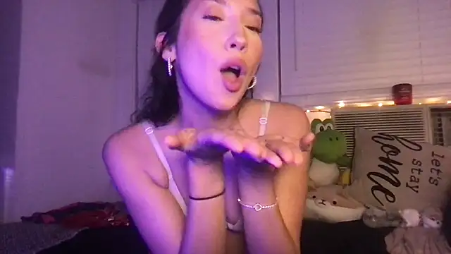 yoursweetestlilly's cam snapshot