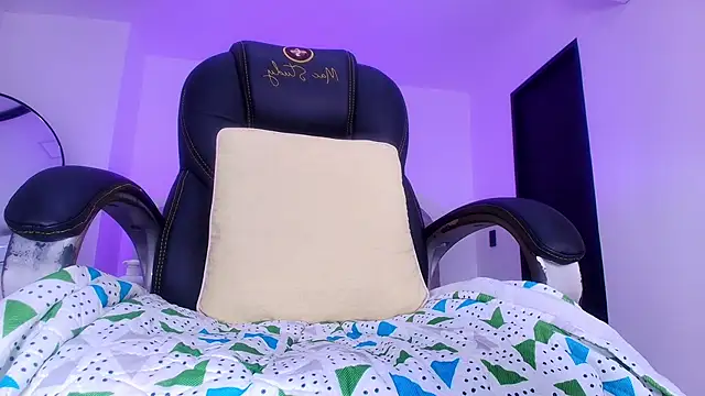 naomi_kyse's cam snapshot