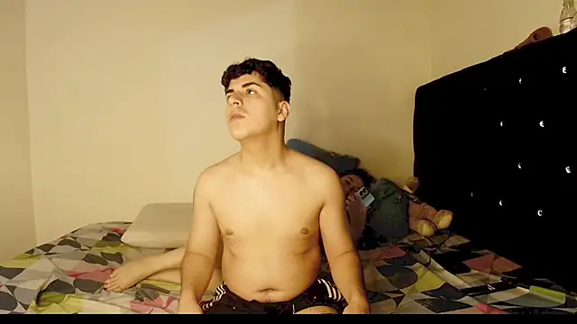 Kymberlyandlucas2's cam snapshot