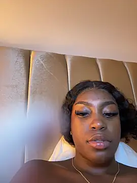 NaiaGils live sex cam