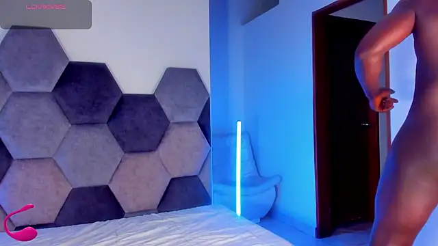 Latrellx7 live sex cam