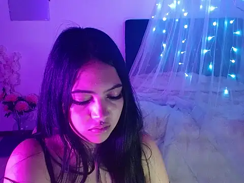 bigsara33 live sex cam