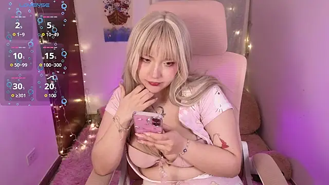 KuroChan420 live sex cam