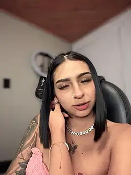 Hilary_pinkk live sex cam
