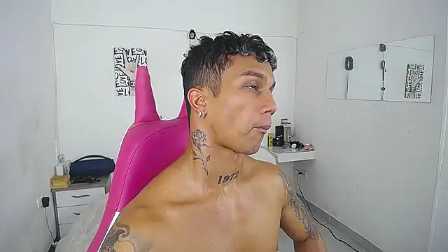 Leonard_Price live sex cam