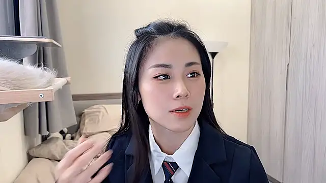 BabyOneDaily's cam snapshot