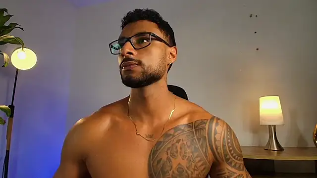 LiamGarcia1 live sex cam