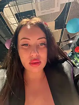 AndreaMood live sex cam