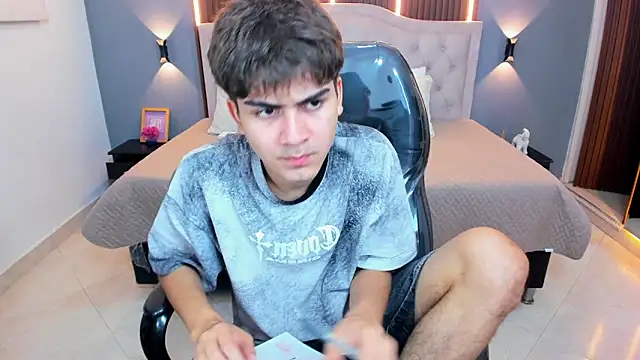 Tommy18__ live sex cam